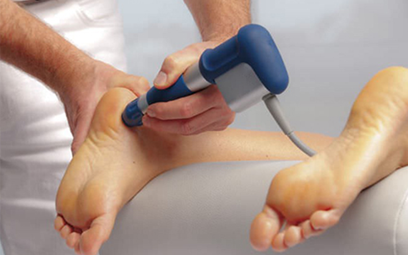 How does shockwave therapy work on tendons